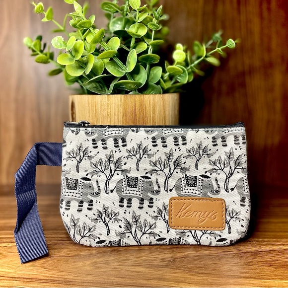 The Kemy's Crossbody Bag Purse Teal & Tan Elephant Design - Picture 5 of 8